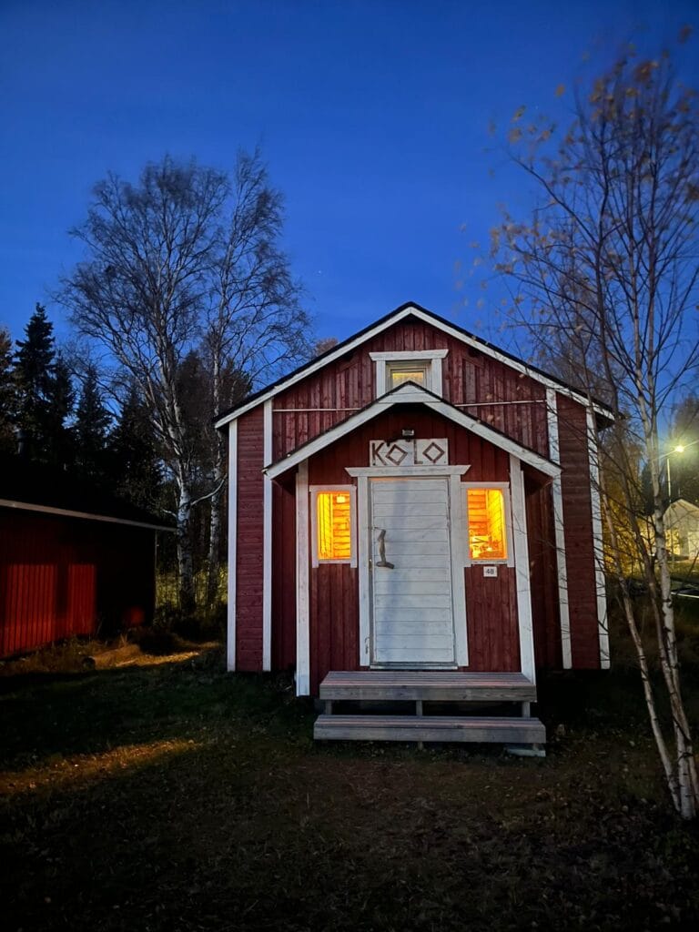 Tue uuden kokoontumispaikan rakentamista lahjoittamalla - Lue lisää